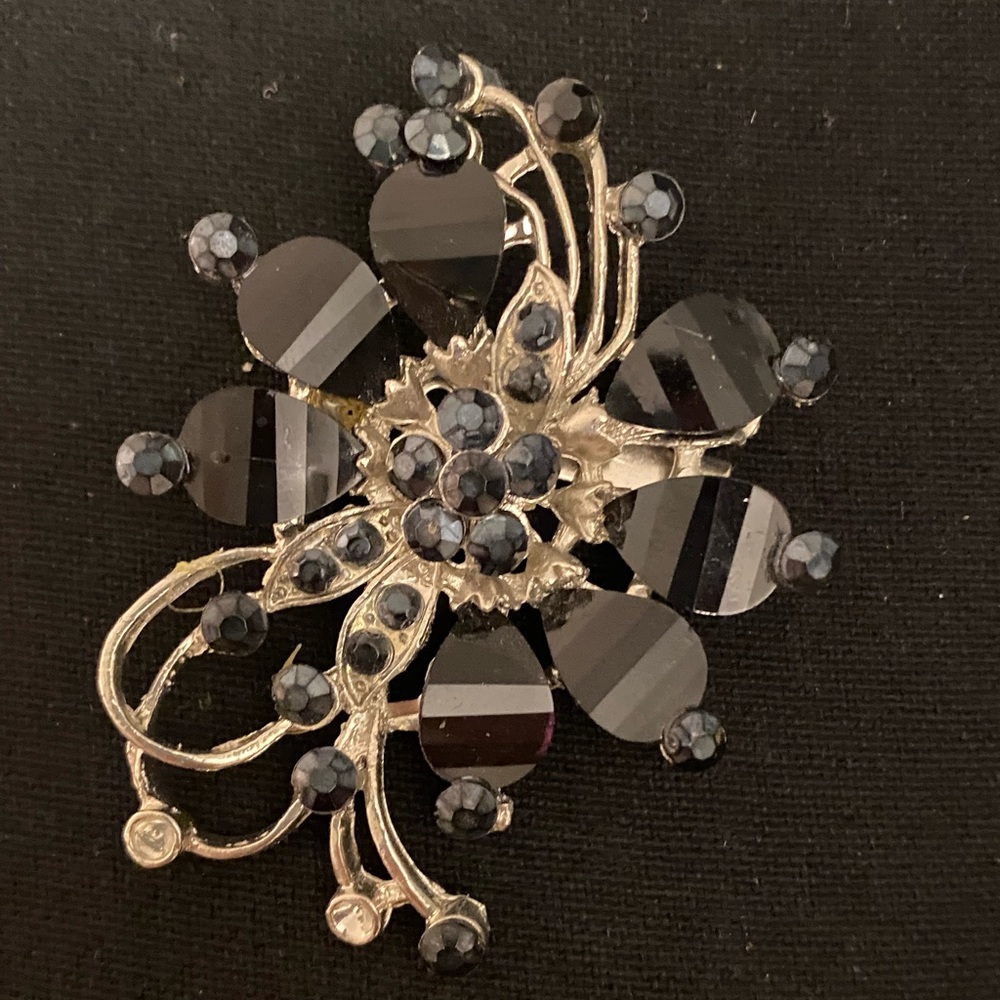 Bring me back to the 1920’s style Brooch